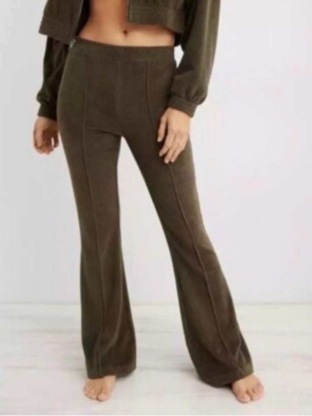 Aerie dark green velvet pull on flare pants |